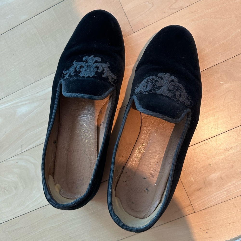 Beautiful Authentic Stubbs & Wootton velvet coated loafers